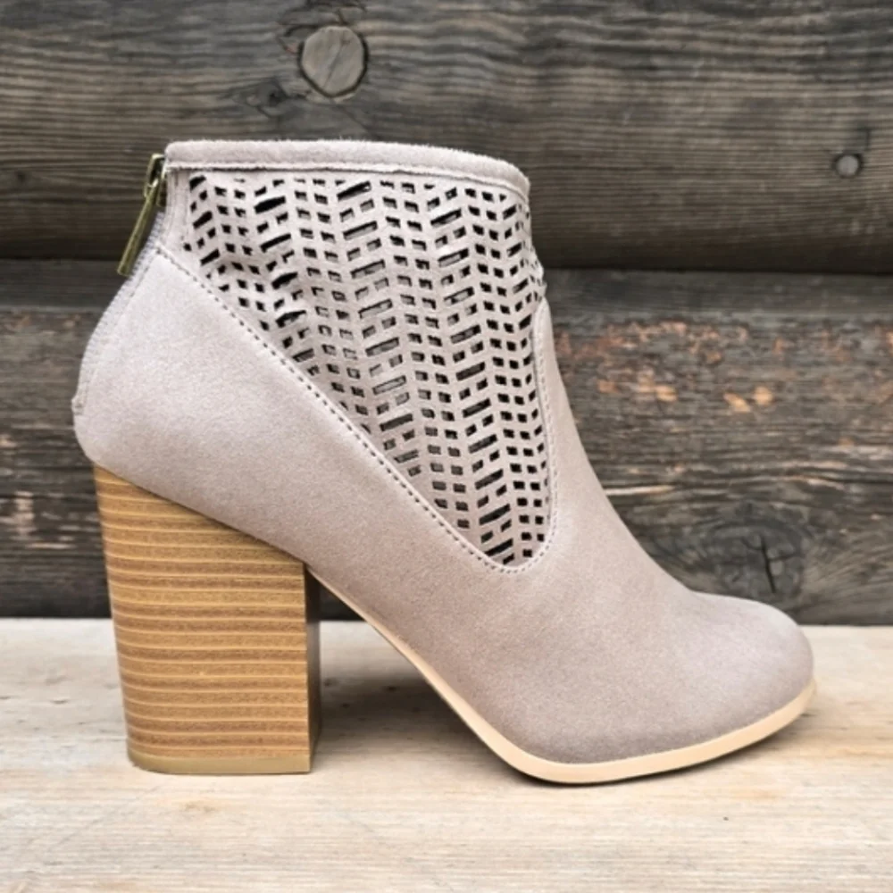 Coconuts by Matisse Modern Boho Taupe Block Heel Bootie 6.5M